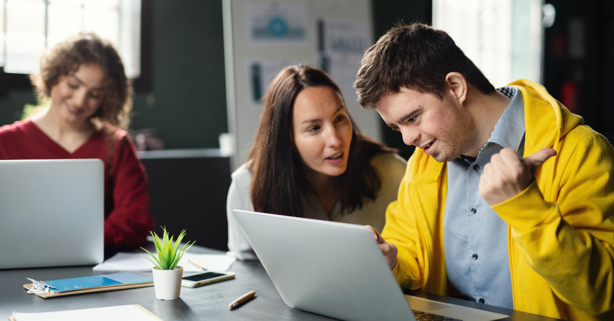 Curso de informática para personas con discapacidad en ASPAYM Málaga